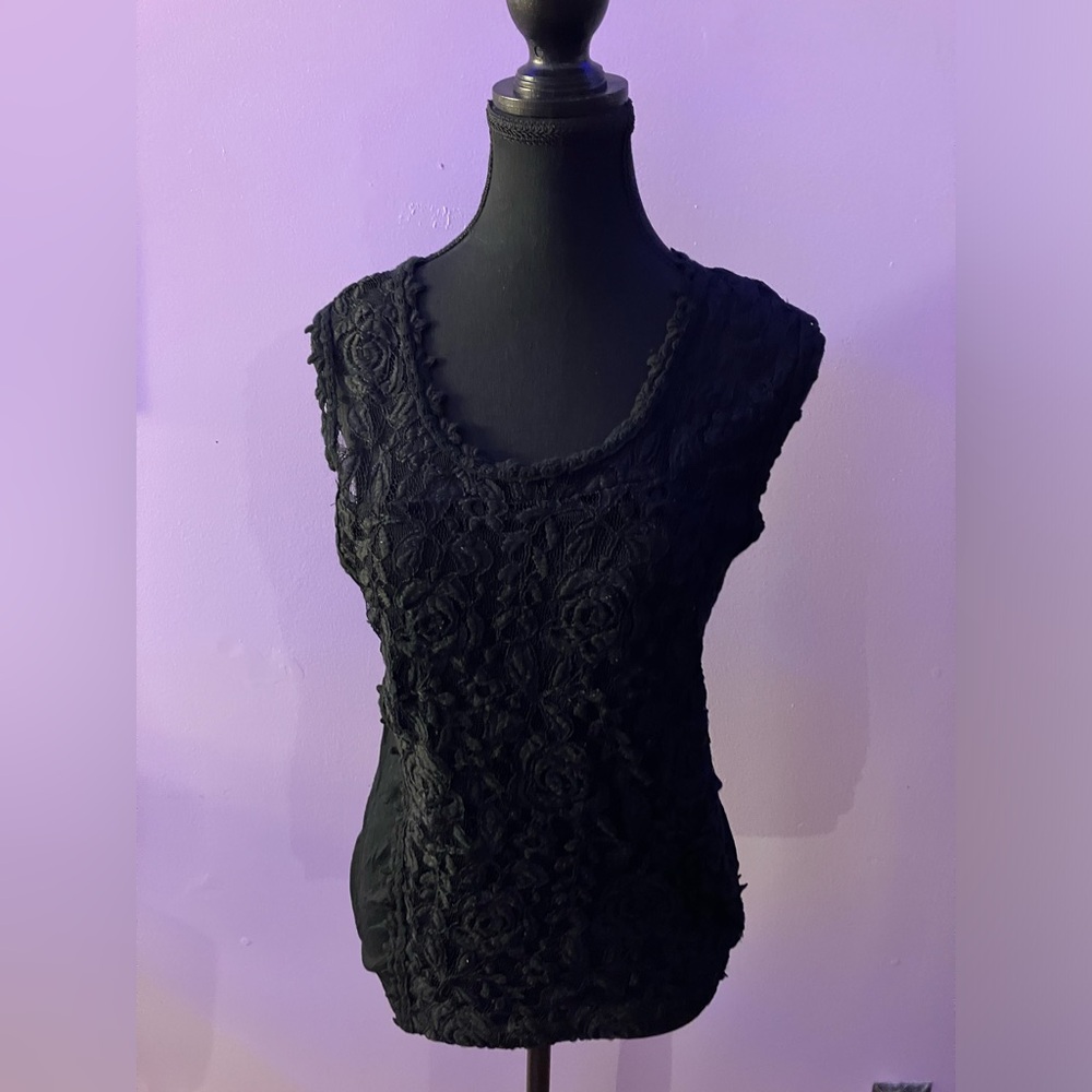 Ricki’s Black Lace front sleeveless top size L